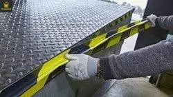 Spaltabdichtungen-für-Verladetechnik-Rampen-Ladebrücken-Hebebühnen Tormeister24