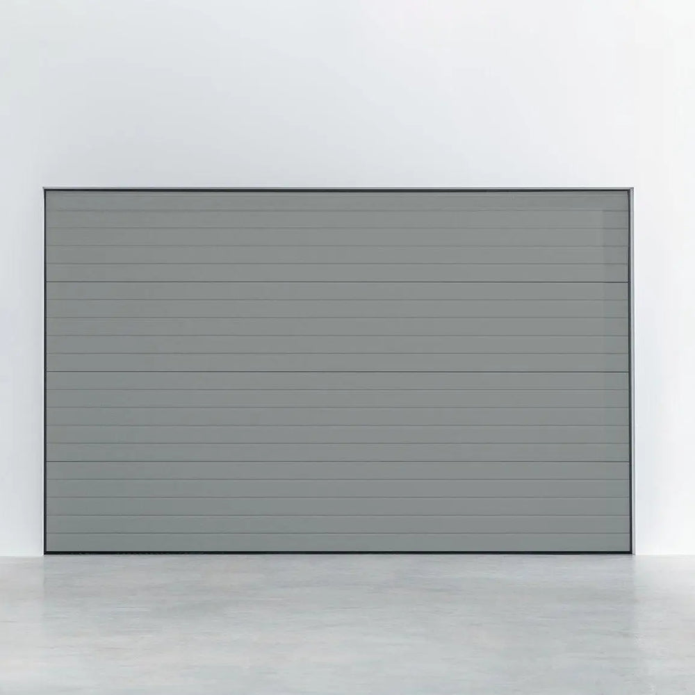 Sektionaltor Stucco Colore RAL 9006 Weißaluminium mit Garagentorantrieb - Hochwertiges Garagentor - Tormeister24Sektionaltor Stucco Colore RAL 9006 Weißaluminium mit Garagentorantrieb - Hochwertiges Garagentor