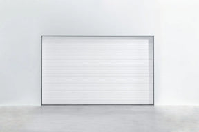 Garagentor Woodgrain Plancha in RAL 9016 – Holzstruktur in klassischem Weiß